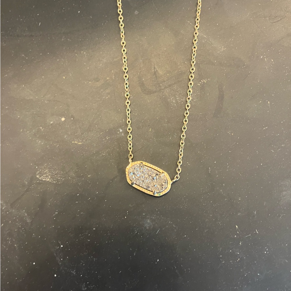 Kendra Scott necklace